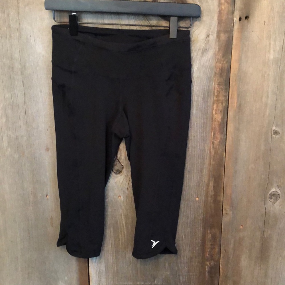 2014 Old Navy Low Rise Run Cropped Leggings in Black Size Small Women’s